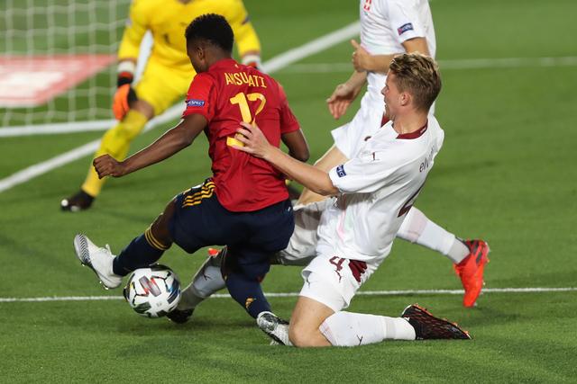 徐杰28分广东击败首钢 周琦10分莫兰德12+12