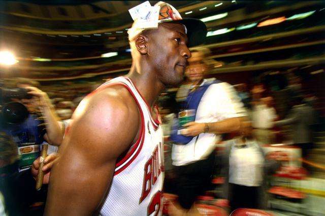 范子铭15+9曾凡博11分 首钢5人上双击败宁波